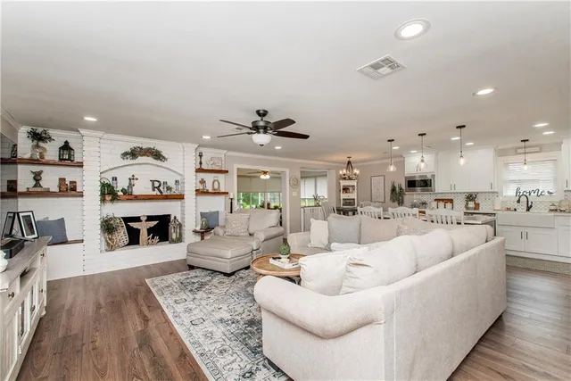 $319,000 | 319 Devon Road, Laplace, LA 70068