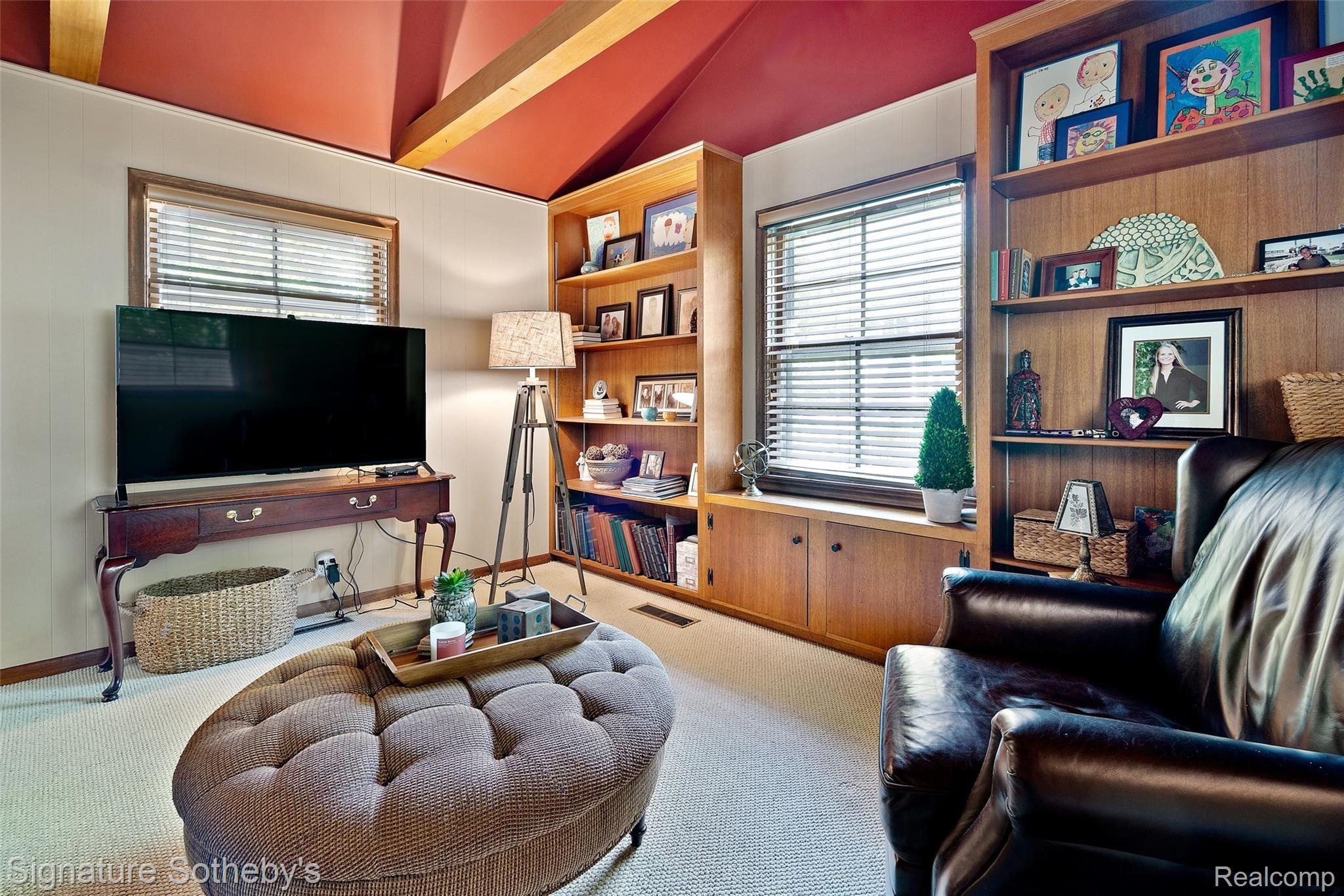 865 Tottenham Road Birmingham, MI 48009 - Photo 16 of 37 865-Tottenham-Road-18.jpg