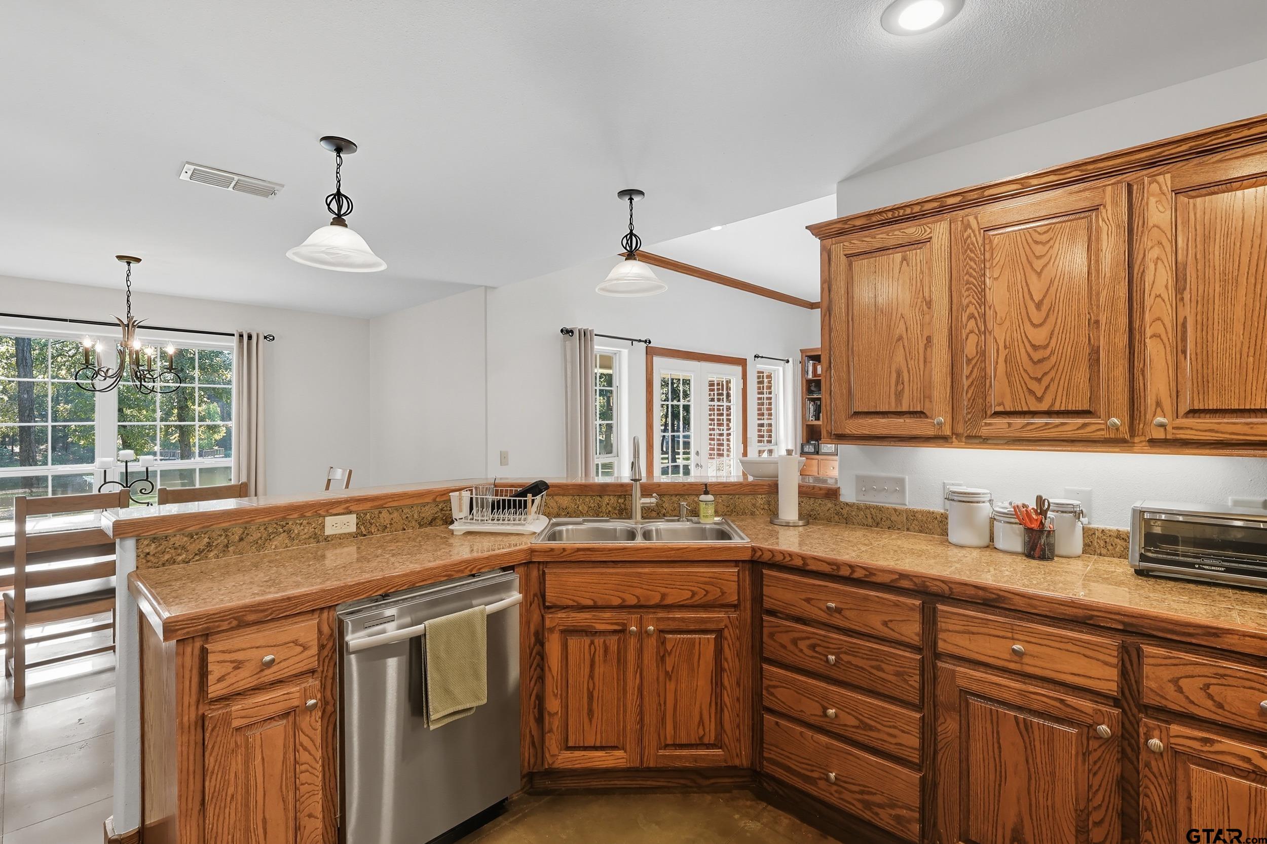 404 County Road 4220 Mount Pleasant, TX 75455 - Photo 16 of 34