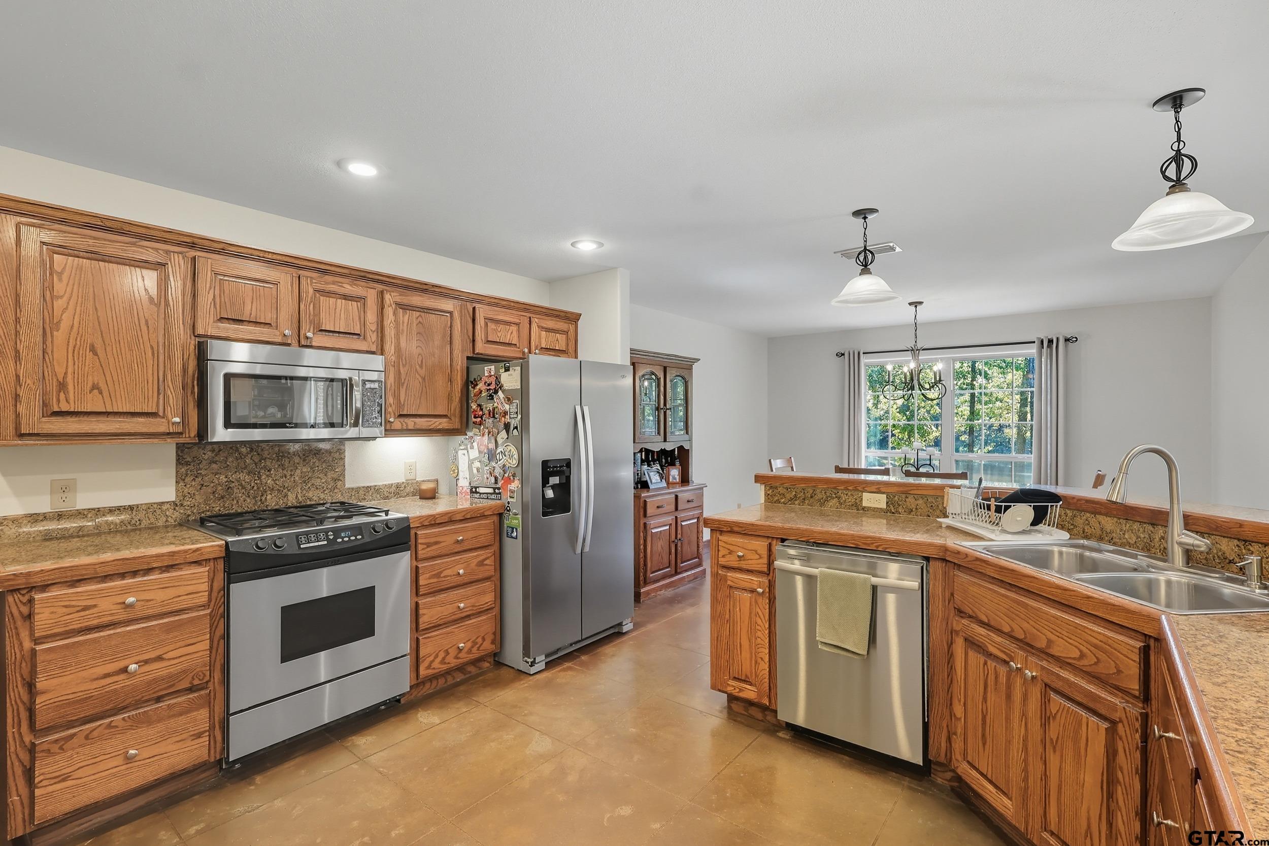 404 County Road 4220 Mount Pleasant, TX 75455 - Photo 17 of 34