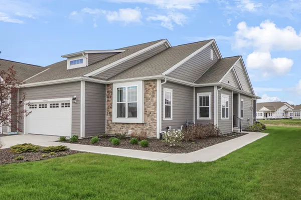 $599,900 | W253-n6621 Aspen Lane, Sussex, WI 53089