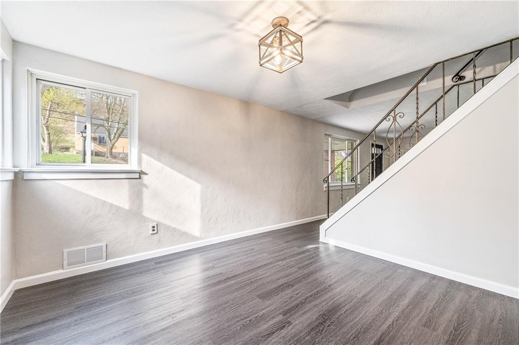 9707 Glendale Road Pittsburgh, PA 15235 - Photo 12 of 21 Gallery Image 12
