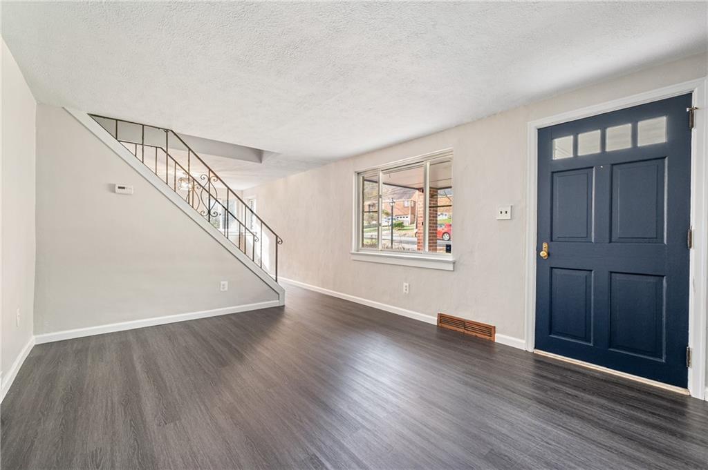 9707 Glendale Road Pittsburgh, PA 15235 - Photo 8 of 21 Gallery Image 8