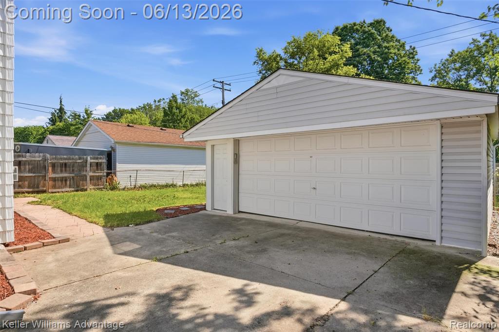 9883 William Street Taylor, MI 48180 - Photo 37 of 40
