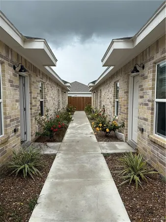 $1,200 | 2613 West Israel Avenue, Unit 1, Alton, TX 78573