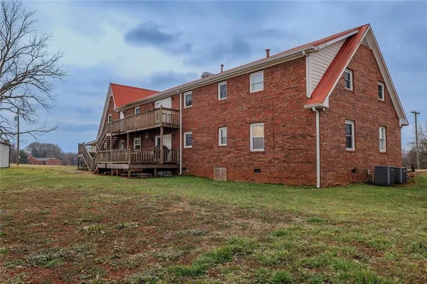 $599,900 | 160 Highway 320, Carnesville, GA 30521