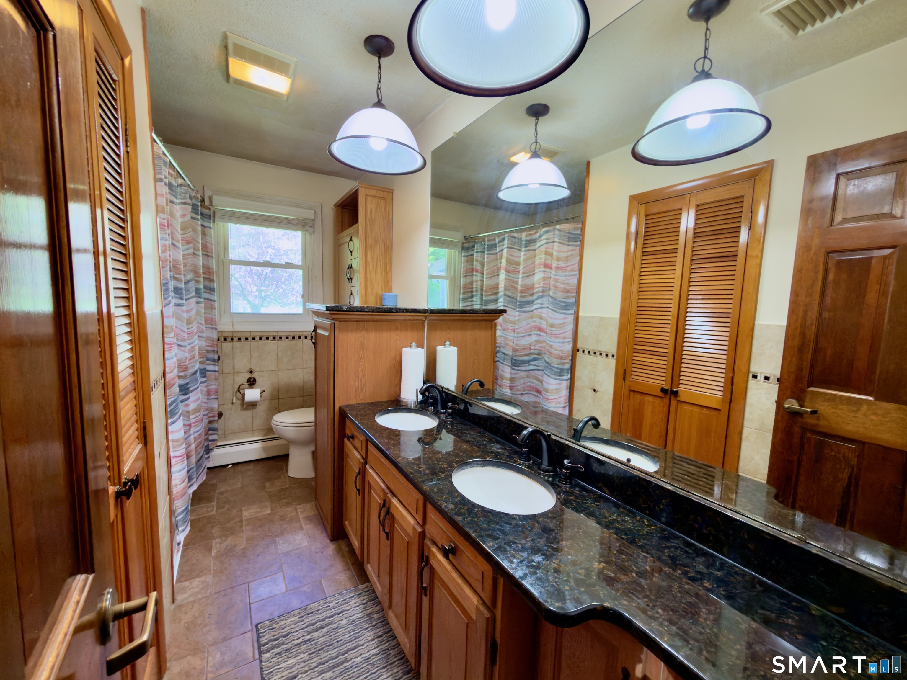 25 Greenfield Avenue Waterbury, CT 06708 - Photo 12 of 37