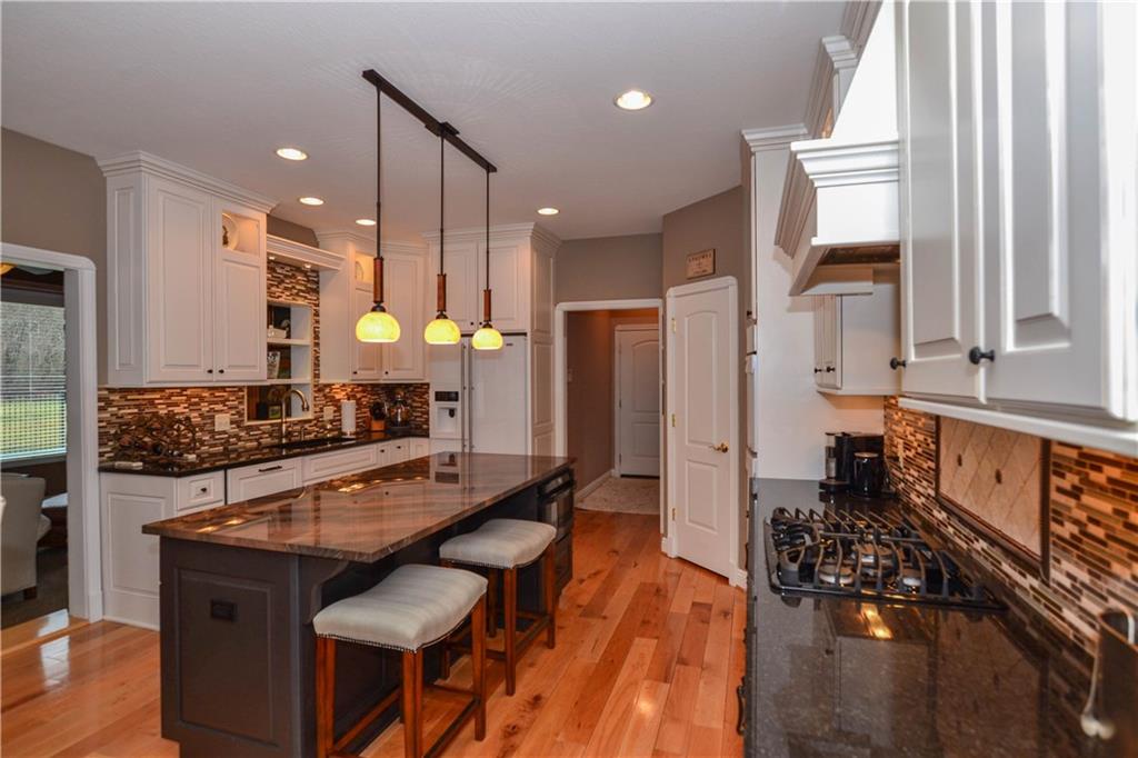 2260 West Carr Hill Road Columbus, IN 47201 - Photo 6 of 35 Gallery Image 6
