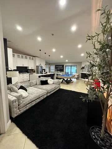 $2,800 | 8127 Lesia Circle, Orlando, FL 32835