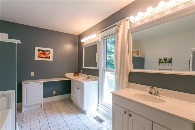1725 Shell Road Goodlettsville, TN 37072 - Photo 6 of 20 Owners suite bath offers Jetted tub and separate shower