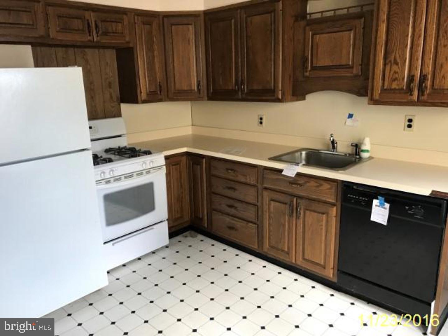 44 Reed Avenue Trenton, NJ 08610 - Photo 7 of 8 Gallery Image 7