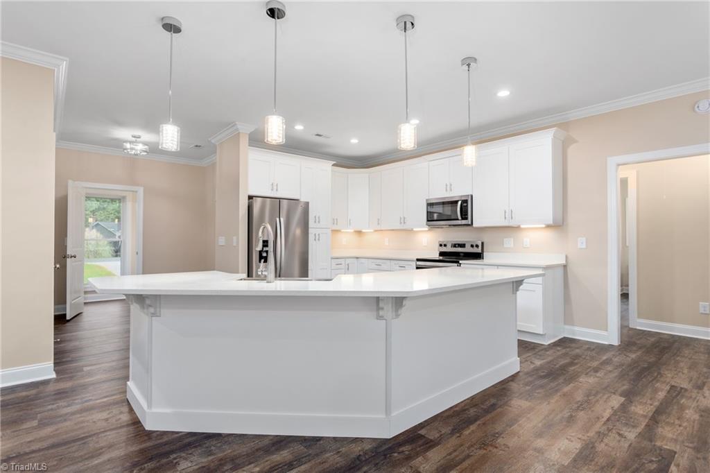 311 Marigold Lane Lexington, NC 27292 - Photo 11 of 48 Huge kitchen island