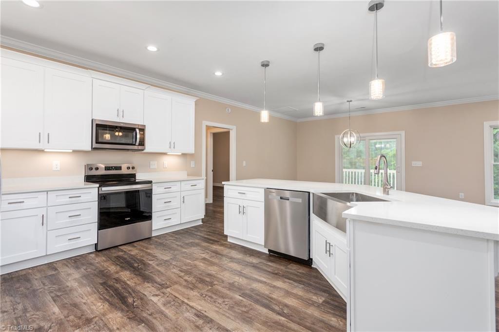 311 Marigold Lane Lexington, NC 27292 - Photo 13 of 48 Quartz countertops and stainless steel appliances