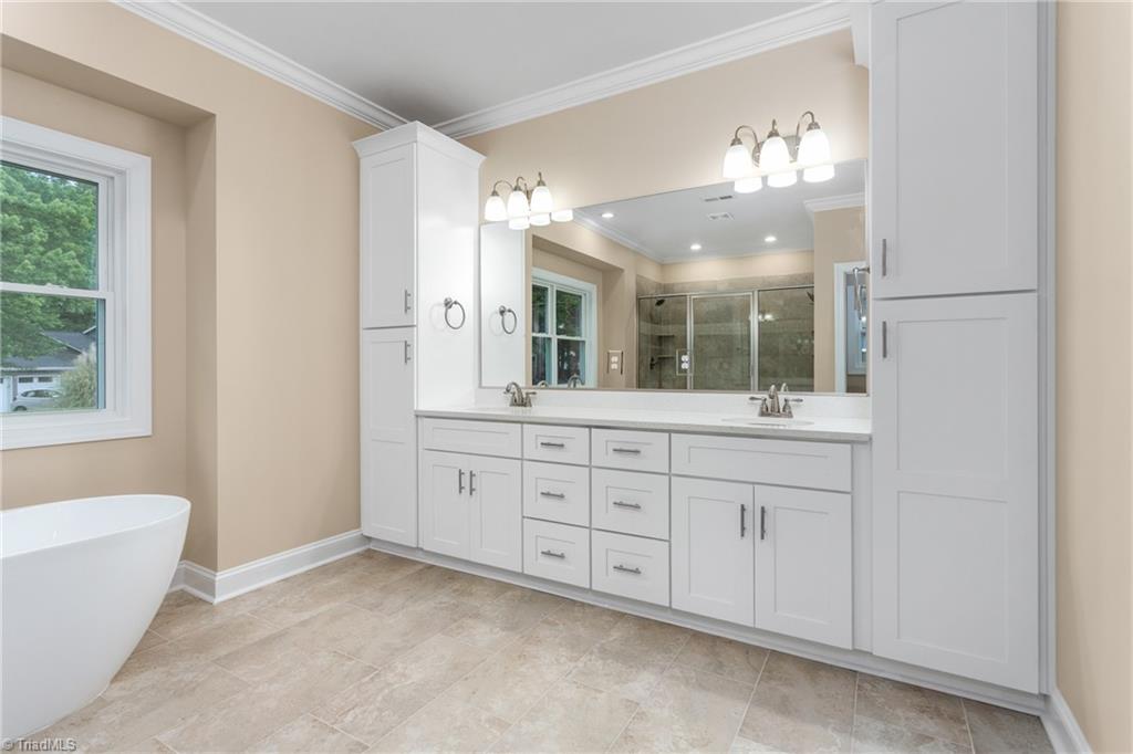 311 Marigold Lane Lexington, NC 27292 - Photo 22 of 48 lots of cabinet space for everyone!