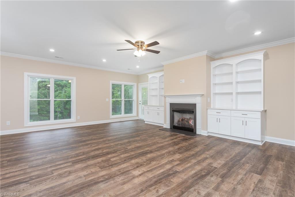 311 Marigold Lane Lexington, NC 27292 - Photo 5 of 48 Built in shelving/cabinets