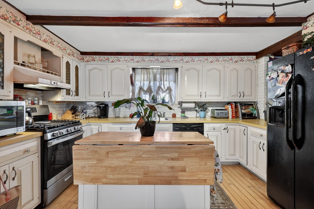 227 East Main Street Middleboro, MA 02346 - Photo 6 of 21