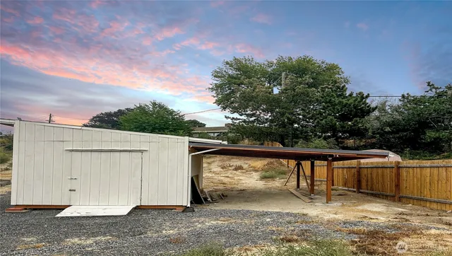 $462,900 | 225 Linden Avenue, Moses Lake, WA 98837