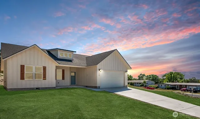 $462,900 | 225 Linden Avenue, Moses Lake, WA 98837