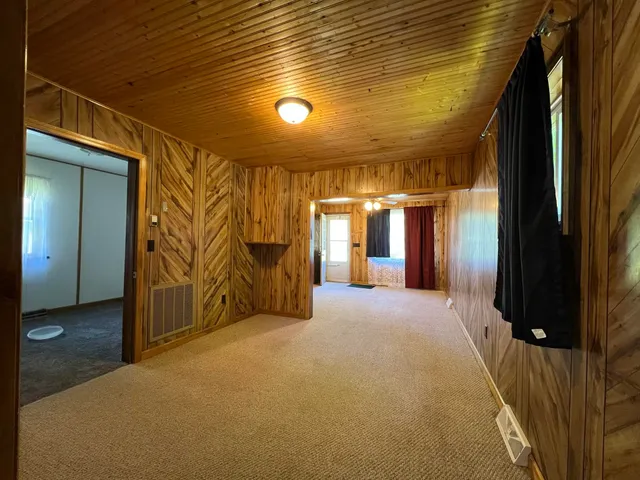 $999 | 614 St Claire Street, Ashland, WI 54806