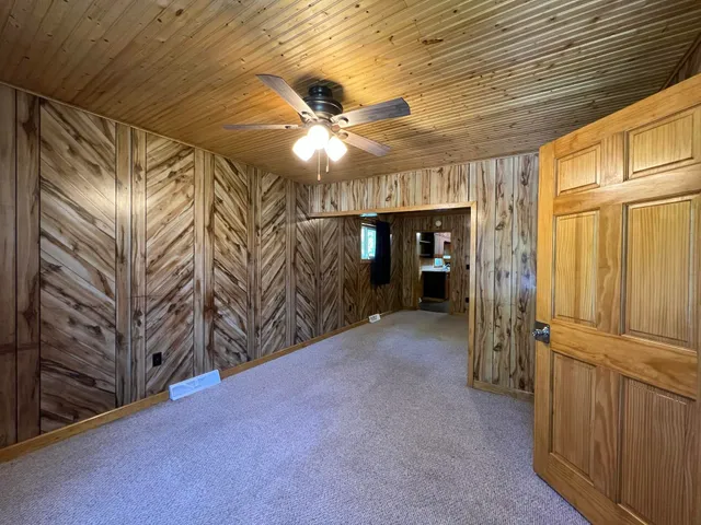 $999 | 614 St Claire Street, Ashland, WI 54806