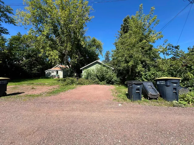 $999 | 614 St Claire Street, Ashland, WI 54806