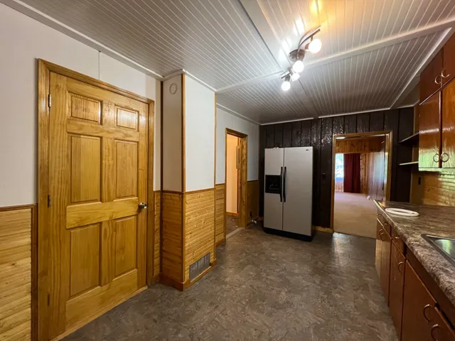 $999 | 614 St Claire Street, Ashland, WI 54806