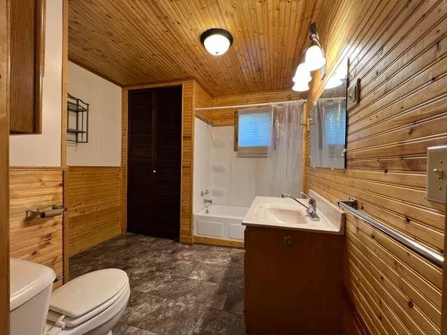 $999 | 614 St Claire Street, Ashland, WI 54806