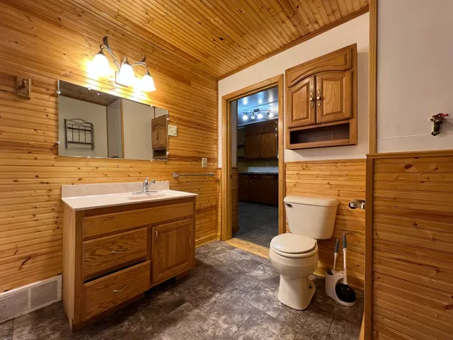 $999 | 614 St Claire Street, Ashland, WI 54806