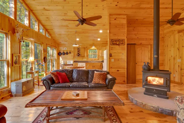 $375,000 | 785 Chestnut Mountain Road, Reliance, TN 37369