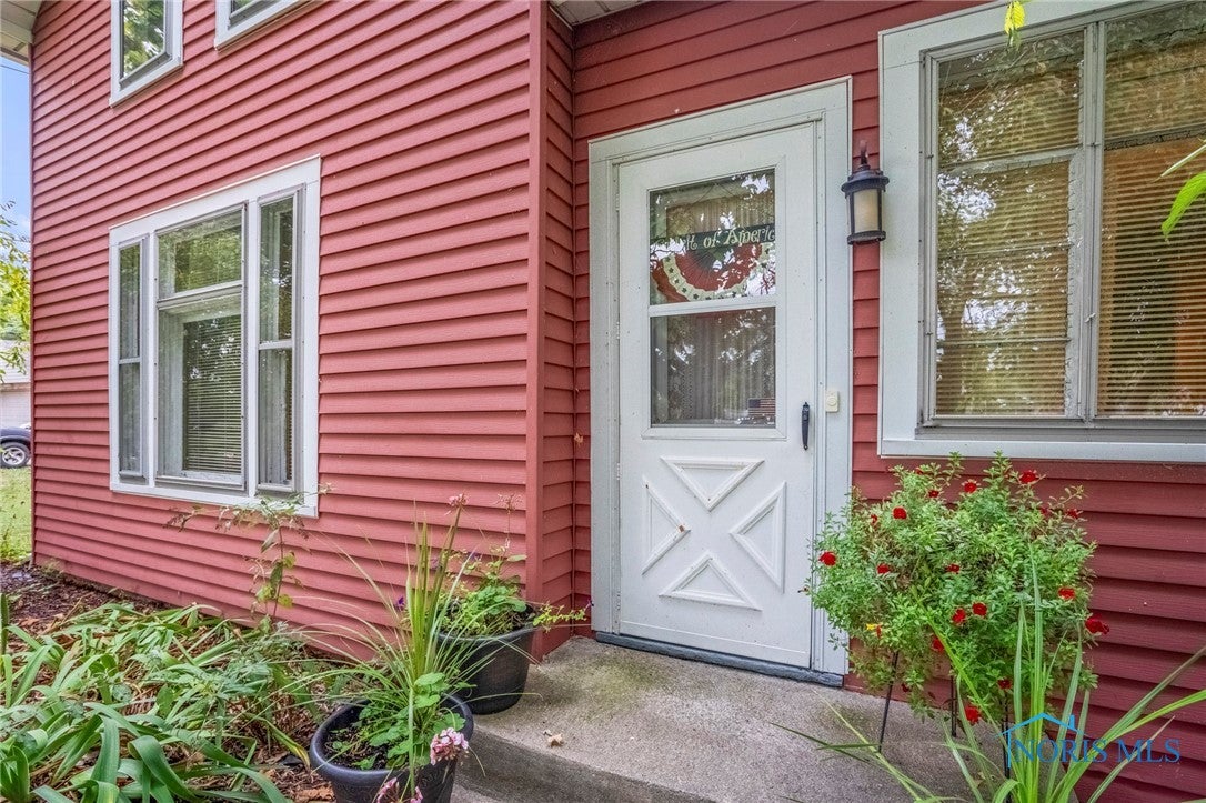 229 North Stadium Road Oregon, OH 43616 - Photo 4 of 38 Gallery Image 4