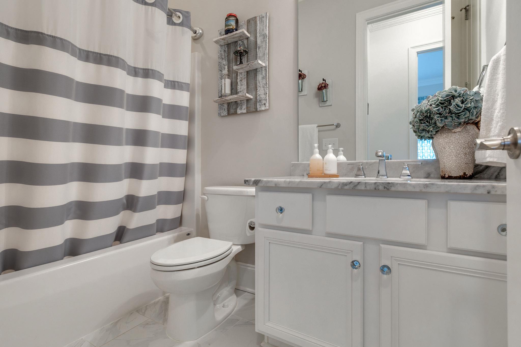 430 Alfred Ladd Road East Franklin, TN 37064 - Photo 11 of 30 Full bath for 2nd bedroom down.