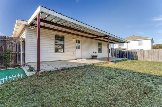 $1,950 | 1112 Day Dream Drive, Fort Worth, TX 76052