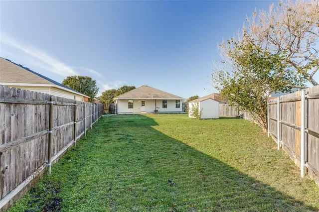 $1,950 | 1112 Day Dream Drive, Fort Worth, TX 76052