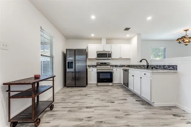 $1,950 | 1112 Day Dream Drive, Fort Worth, TX 76052