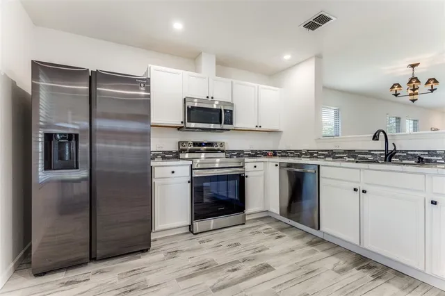 $1,950 | 1112 Day Dream Drive, Fort Worth, TX 76052