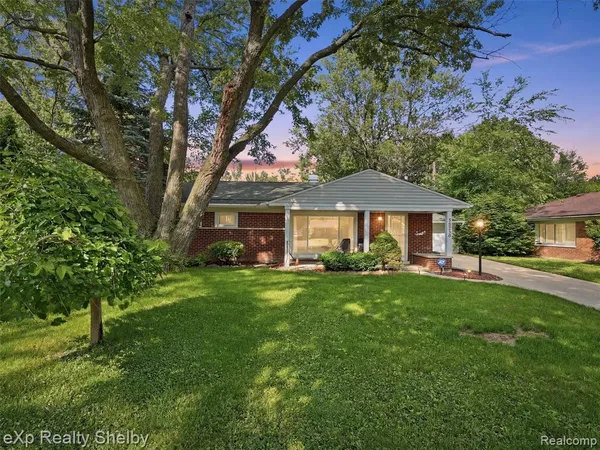 $259,999 | 28286 Red Leaf Lane, Southfield, MI 48076