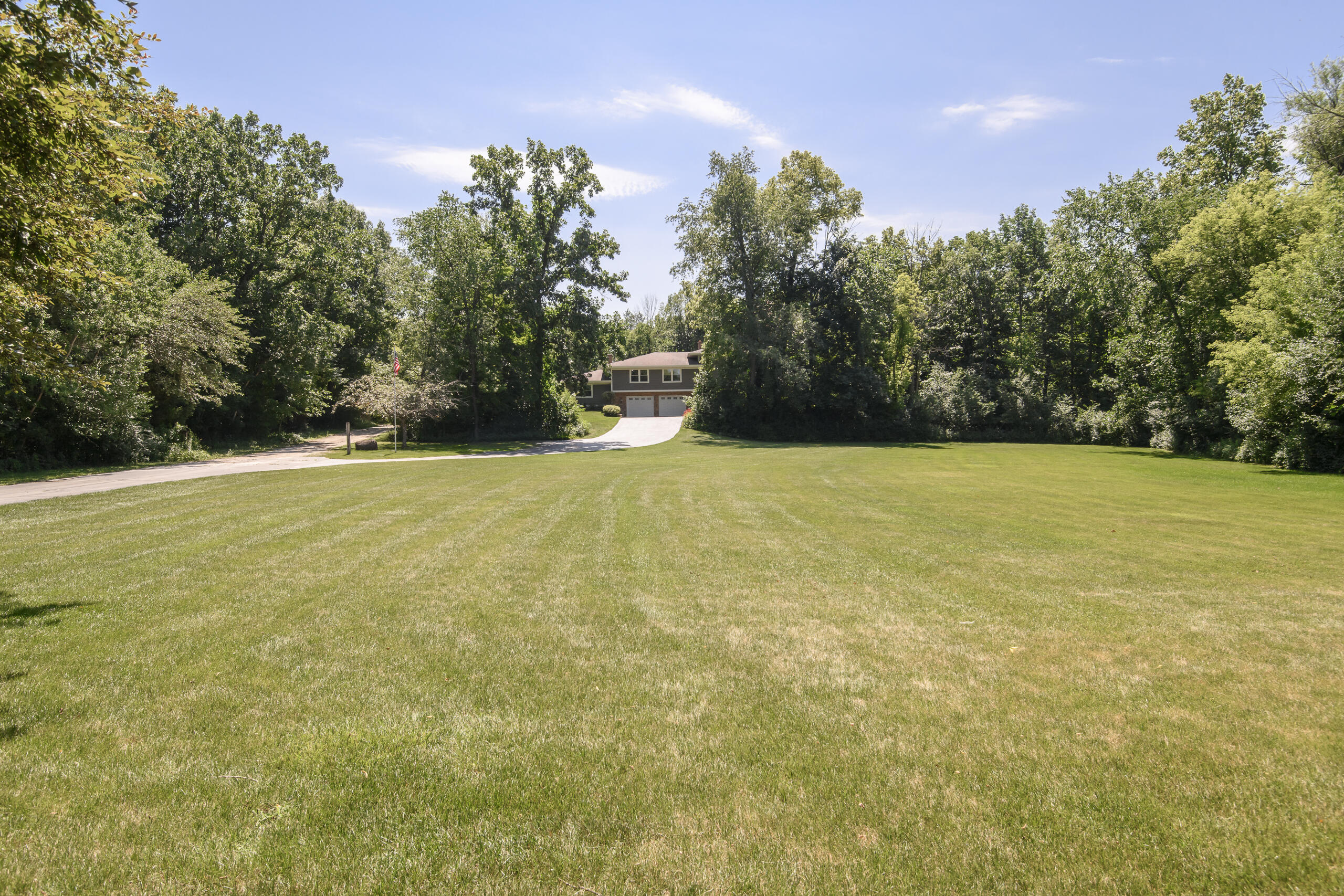 N93-w24655 Bark Road Colgate, WI 53017 - Photo 49 of 62 Large Front Yard