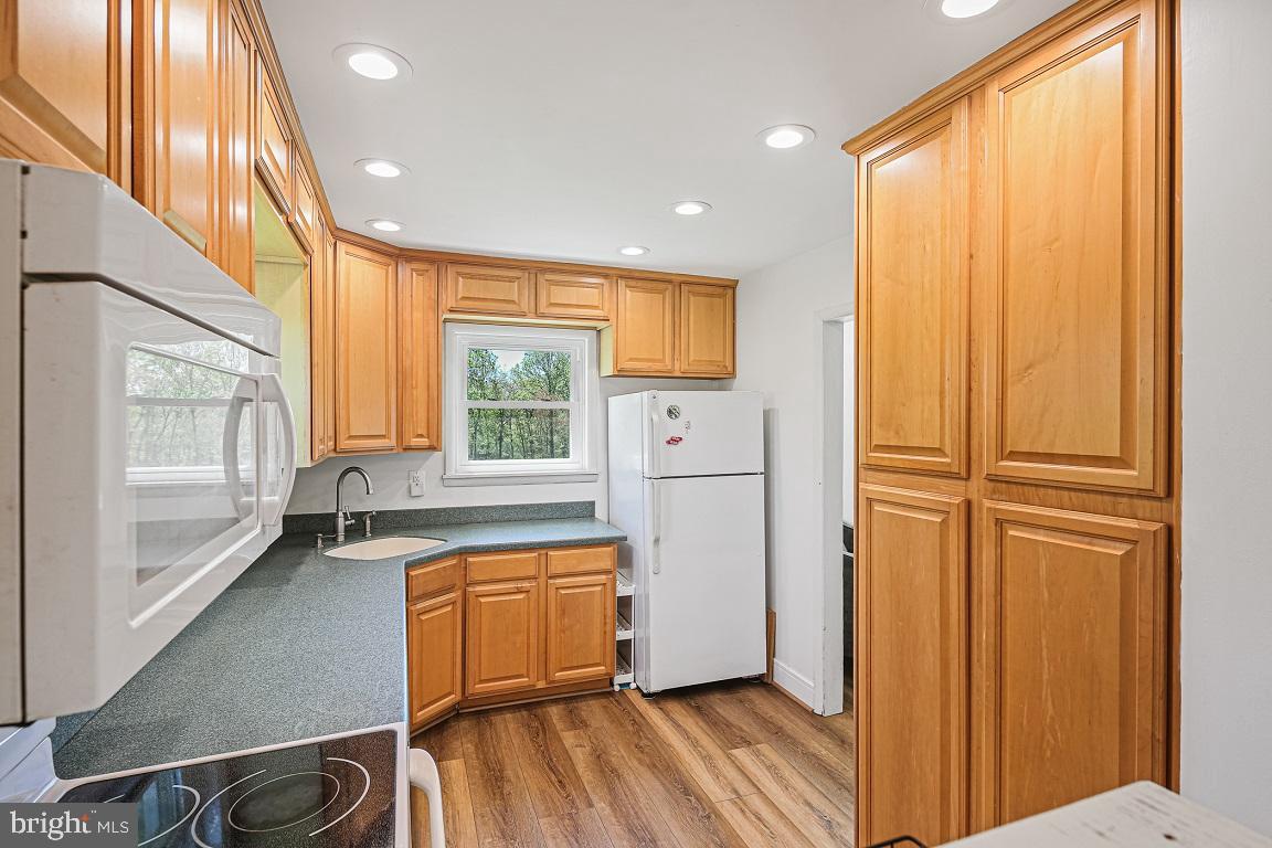 3320 Nicholson Road Westminster, MD 21157 - Photo 8 of 29 Kitchen
