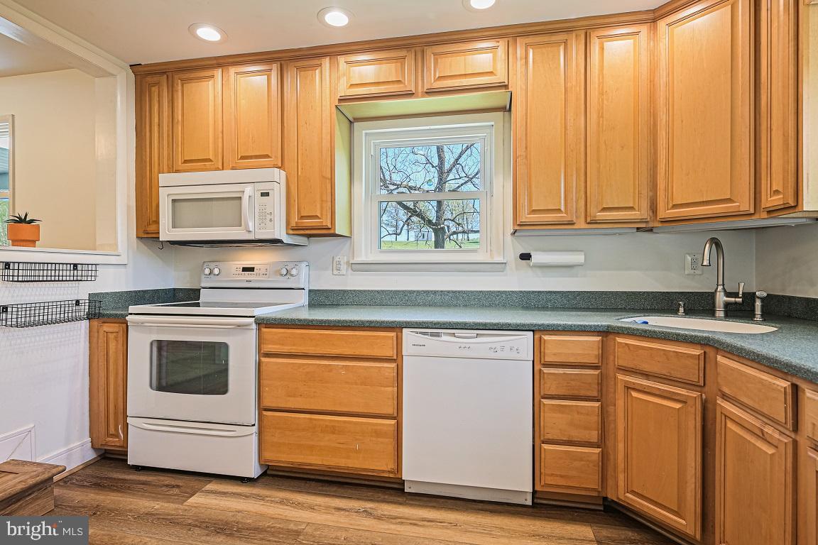 3320 Nicholson Road Westminster, MD 21157 - Photo 9 of 29 Kitchen