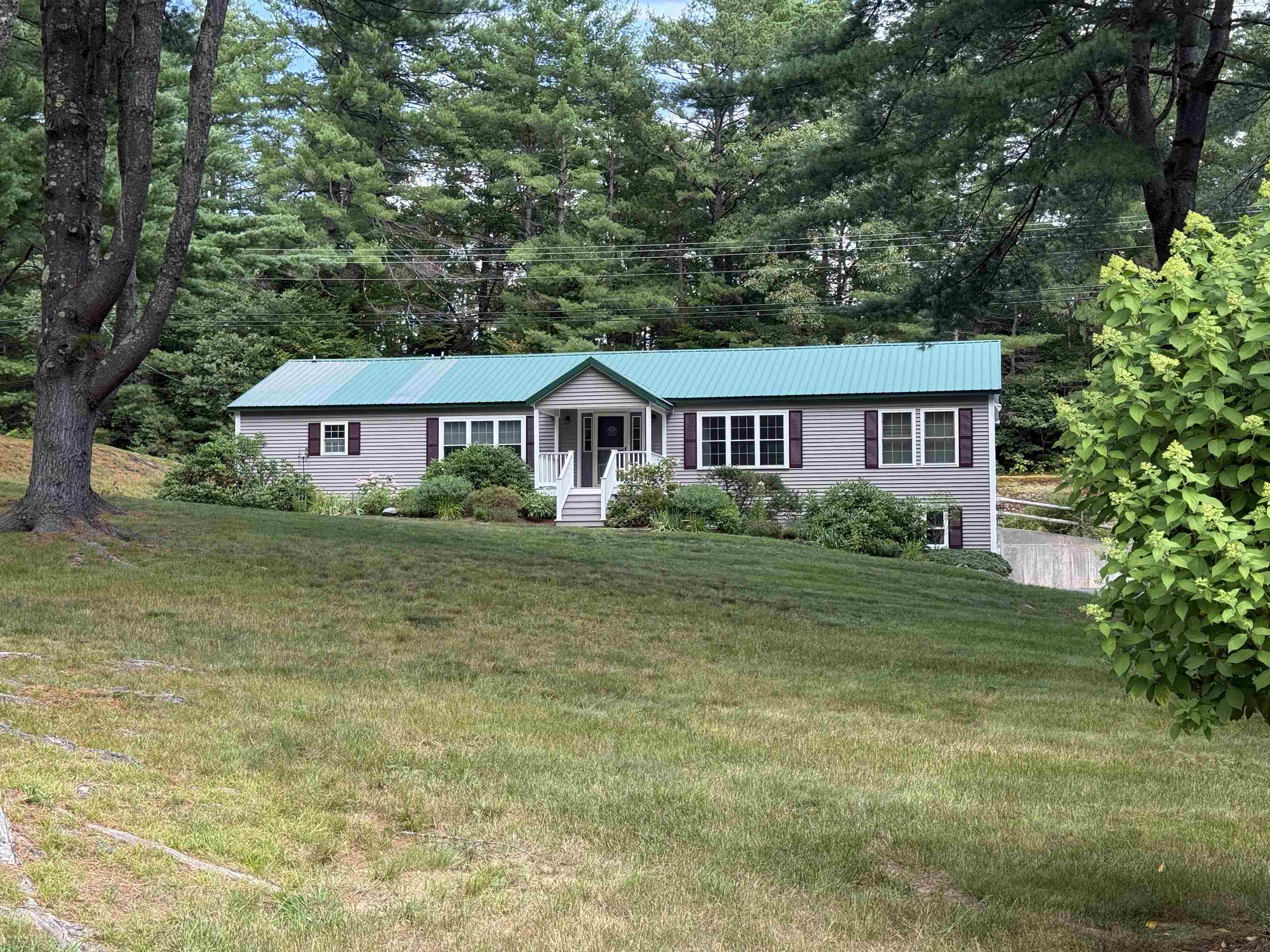905 River Road Plymouth, NH 03264 - Photo 2 of 10