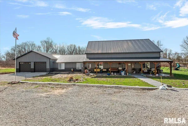 $525,000 | 518 South Anderson Street, Taylorville, IL 62568