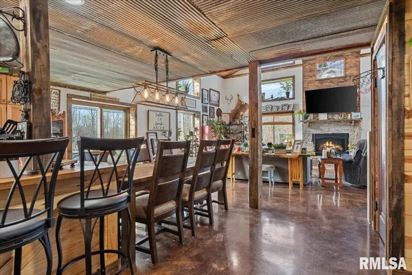 $525,000 | 518 South Anderson Street, Taylorville, IL 62568