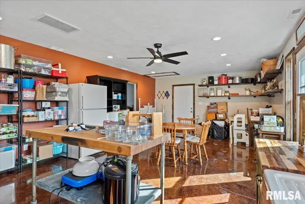 $525,000 | 518 South Anderson Street, Taylorville, IL 62568