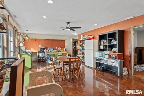 $525,000 | 518 South Anderson Street, Taylorville, IL 62568