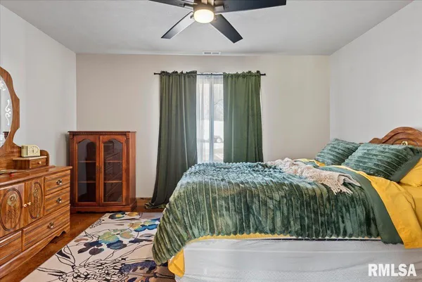 $525,000 | 518 South Anderson Street, Taylorville, IL 62568