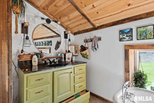 $525,000 | 518 South Anderson Street, Taylorville, IL 62568