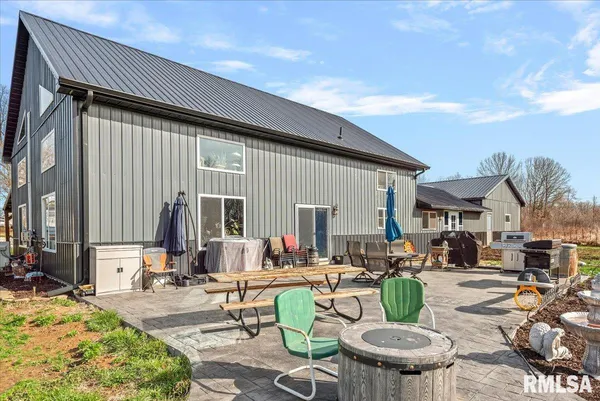 $525,000 | 518 South Anderson Street, Taylorville, IL 62568