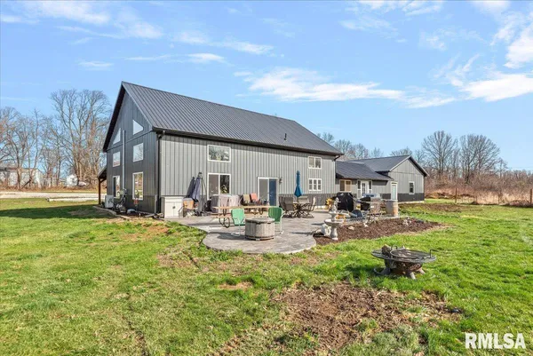 $525,000 | 518 South Anderson Street, Taylorville, IL 62568