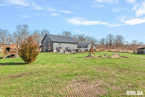 $525,000 | 518 South Anderson Street, Taylorville, IL 62568