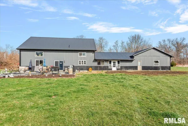 $525,000 | 518 South Anderson Street, Taylorville, IL 62568